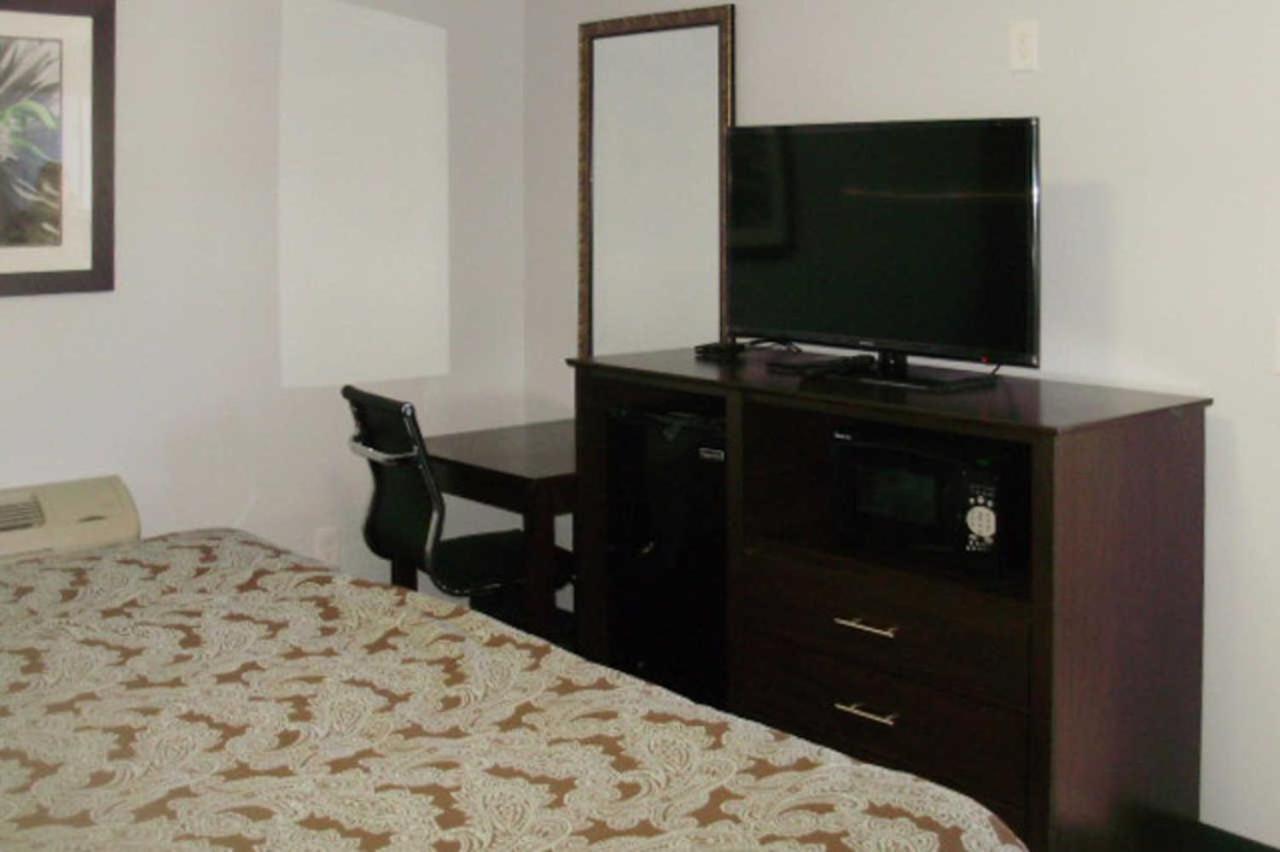 Rodeway Inn Middleboro-Plymouth Extérieur photo