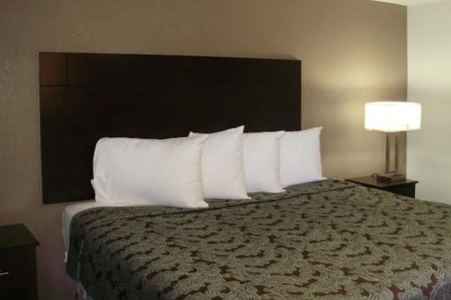Rodeway Inn Middleboro-Plymouth Extérieur photo